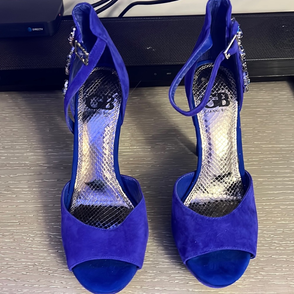 Suede shoes purple color